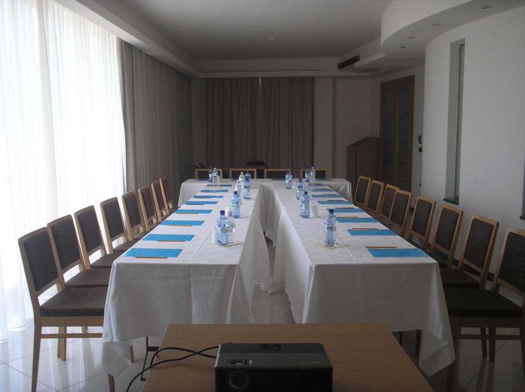 Garden Hotel Arezzo Luaran gambar