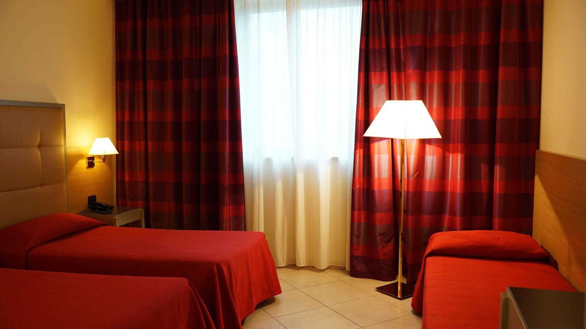 Garden Hotel Arezzo Luaran gambar